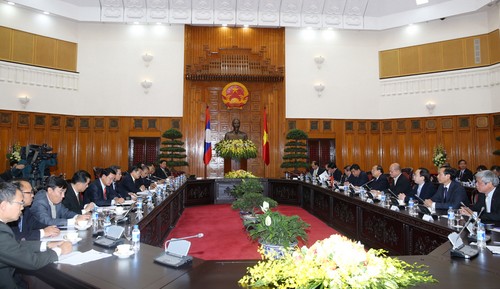 Dirigentes de Vietnam y Laos revisan programas de cooperación bilateral - ảnh 1