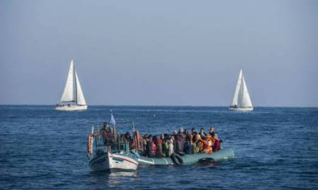Mueren 11 migrantes en un nuevo naufragio en isla griega - ảnh 1