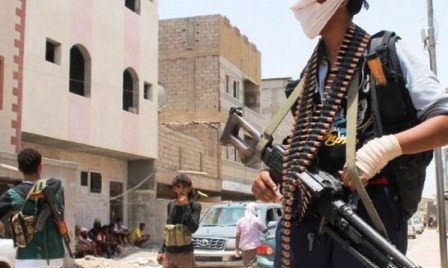 Combatientes progubernamentales de Yemen matan al alto funcionario de Al-Qaeda  - ảnh 1