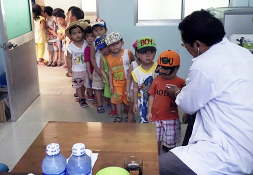 20 mil niños se benefician de exámenes médicos gratuitos en Da Nang - ảnh 1
