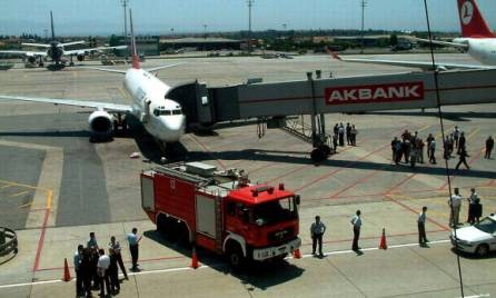 Avión turco altera su ruta por amenaza de bomba - ảnh 1