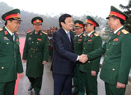 Presidente vietnamita visita el Instituto de Logística Militar - ảnh 1