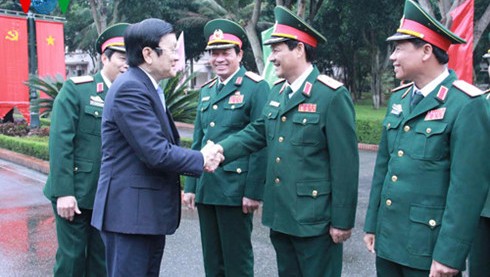 Presidente vietnamita felicita a combatientes y pobladores de Ha Tinh por el Tet - ảnh 1