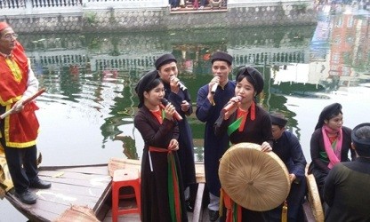 Miles de turistas participan en el Festival Lim de la provincia de Bac Ninh - ảnh 1