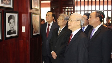 Conmemoran aniversario 110 del natalicio del desaparecido primer ministro Pham Van Dong - ảnh 1