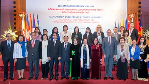 En Vietnam segundo Foro de Mujeres empresarias de ASEAN - ảnh 1