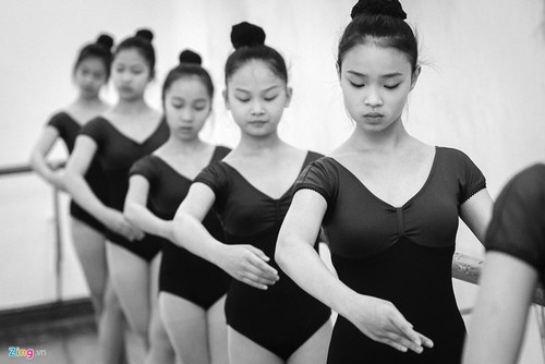 Los hermosos cisnes de la Escuela de Danza vietnamita - ảnh 5