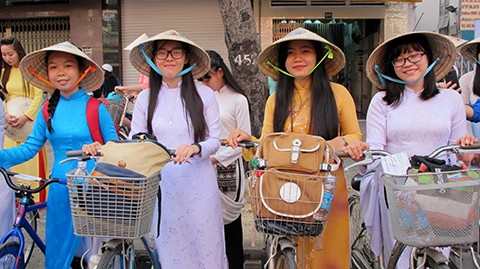 Festival de Ao dai en Ciudad Ho Chi Minh fascina al público y turistas - ảnh 1