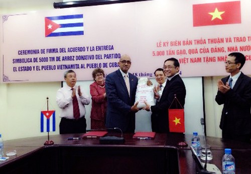Vietnam mantiene apoyo y solidaridad invariable con pueblo hermano de Cuba - ảnh 1