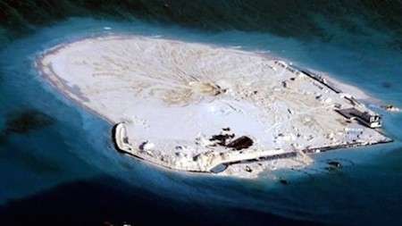 Islas construidas ilegalmente por parte de China en el Mar Oriental amenazan el ambiente ecológico - ảnh 1