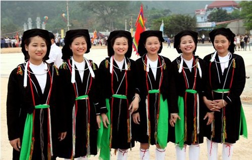 Vietnam honra 100 mujeres étnicas ejemplares  - ảnh 1