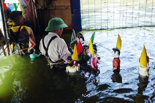 Teatro de títeres acuáticos de los campesinos- artistas de Hong Phong  - ảnh 4