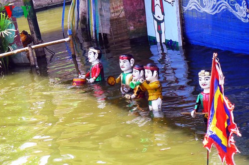 Teatro de títeres acuáticos de los campesinos- artistas de Hong Phong  - ảnh 2