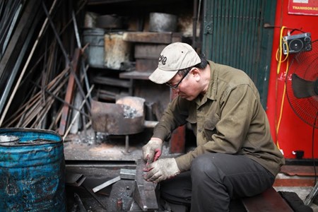 Un artesano del casco histórico de Hanoi - ảnh 2