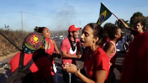 Brasil sumergido en peor crisis política y económica - ảnh 2