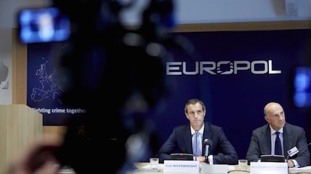 Europol alerta sobre ataques terroristas posibles en días de Eurocopa 2016 - ảnh 1