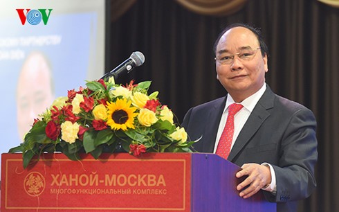 Premier vietnamita acude al Foro empresarial Vietnam-Rusia - ảnh 1