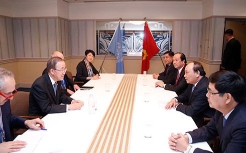 Actividades del premier Nguyen Xuan Phuc al margen de la Cumbre del G-7 - ảnh 1