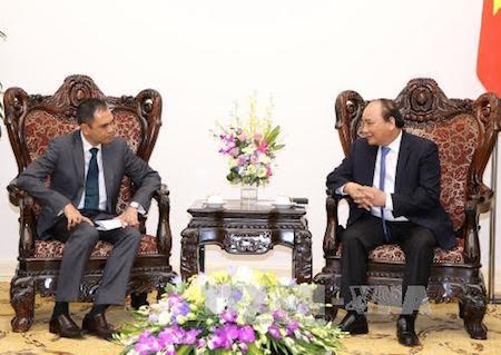 Primer ministro de Vietnam recibe a embajadores de Malasia y Tailandia  - ảnh 1