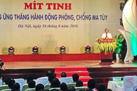 Celebran en Vietnam el Mes de Acción contra las drogas en 2016 - ảnh 1
