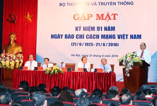 Felicitan a periodistas vietnamitas en Día de la Prensa Revolucionaria Nacional - ảnh 1