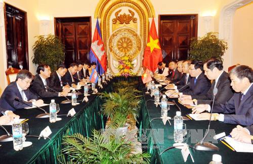 Relaciones Vietnam-Camboya contribuyen al reforzamiento de cooperación regional - ảnh 1