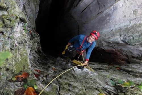 Nuevas cavernas descubrietas en provincia centrovietnamita  - ảnh 8