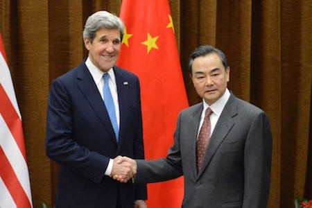 Jefes de diplomacia de China y Estados Unidos tratan sobre temas internacionales candentes - ảnh 1