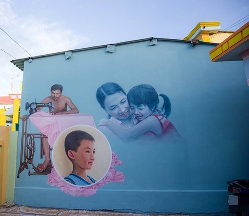 Primera aldea con pintura mural de Vietnam atrae a jóvenes - ảnh 10