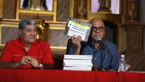 Gobierno venezolano acusa a oposición de falsificación de firmas para el referendo revocatorio - ảnh 1