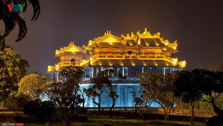 Belleza excepcional de la antigua capital Hue por la noche - ảnh 5