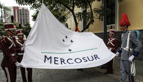 Venezuela iza bandera de Mercosur y ratifica presidencia pro témpore - ảnh 1