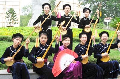 El canto ceremonial, un elemento esencial en la vida espiritual de los Nung - ảnh 1