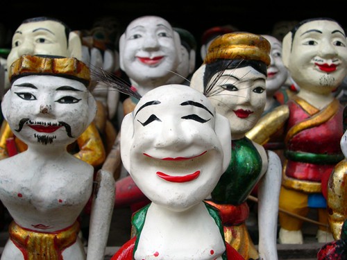 Las marionetas de agua de la aldea de Nguyen y sus encantos especiales - ảnh 3