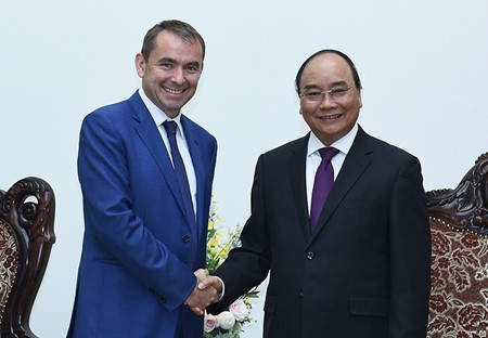 Vietnam y Francia consolidan buenas relaciones tradicionales  - ảnh 1