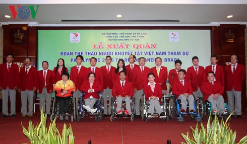 Atletas discapacitados vietnamitas parten a Brasil para participar en los Juegos Paralímpicos 2016 - ảnh 1