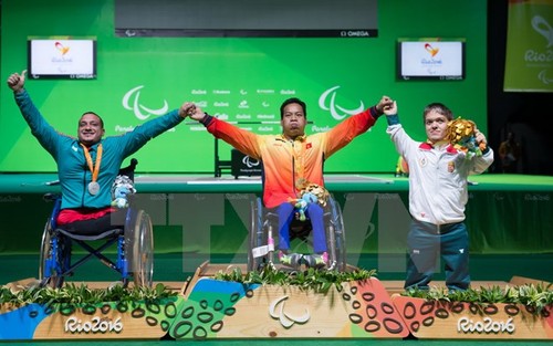 Atleta vietnamita rompe record mundial en halterofilia en Juegos Paralímpicos de Río - ảnh 1