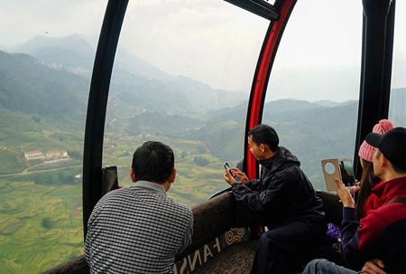 Explorar valle Muong Hoa con teleférico - ảnh 4