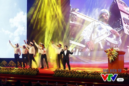 Gala en honor a los hombres de negocios vietnamitas sobresalientes de 2016  - ảnh 10
