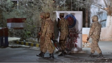Ataque contra escuela de cadetes en Pakistán deja masivas baja - ảnh 1