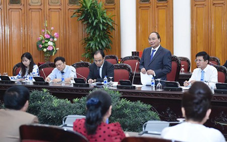 Primer ministro vietnamita reafirma apoyo del gobierno a las pequeñas y medianas empresas - ảnh 1