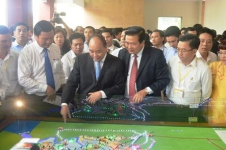 Provincia sureña de Long An por atraer inversiones e impulsar desarrollo socioeconómico - ảnh 1
