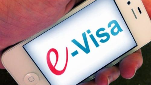 Vietnam otorgará visado electrónico a turistas extranjeros a partir de 2017 - ảnh 1