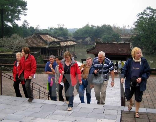 Modifican ley para el avance del turismo de Vietnam - ảnh 1