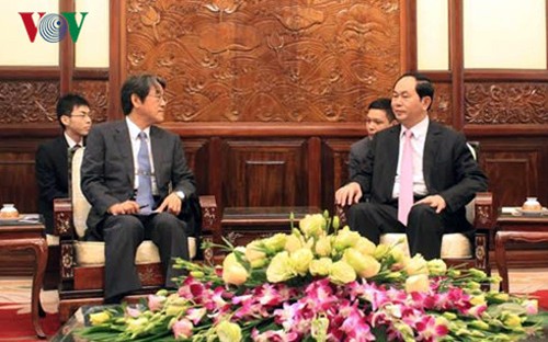 Presidente de Vietnam recibe a nuevos embajadores en Hanoi - ảnh 2