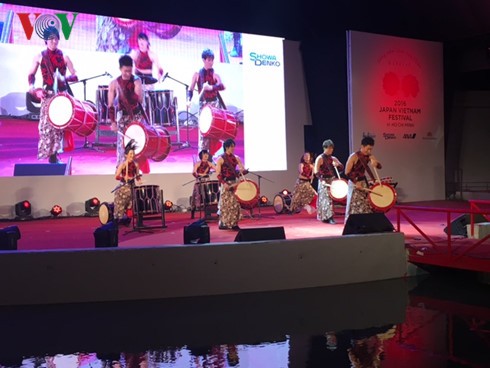 Inaugurado Festival cultural y comercial Vietnam-Japón 2016 - ảnh 1