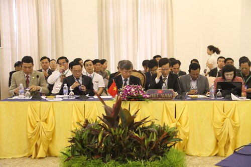 Profundizan cooperación dentro del Triángulo de Desarrollo Vietnam-Laos-Camboya - ảnh 1
