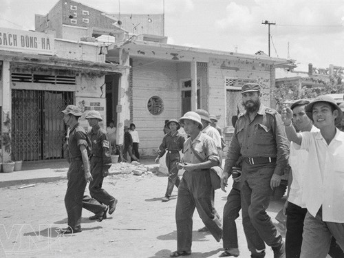 Imágenes de Fidel en Vietnam en tiempos de guerra - ảnh 7