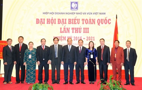 Vietnam concede gran importancia a construcción y desarrollo de empresas nacionales - ảnh 1