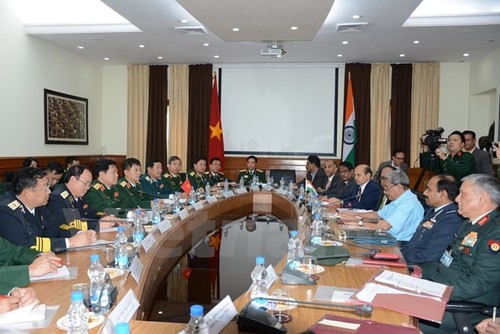 Vietnam y la India abogan por una mayor cooperación en defensa  - ảnh 1